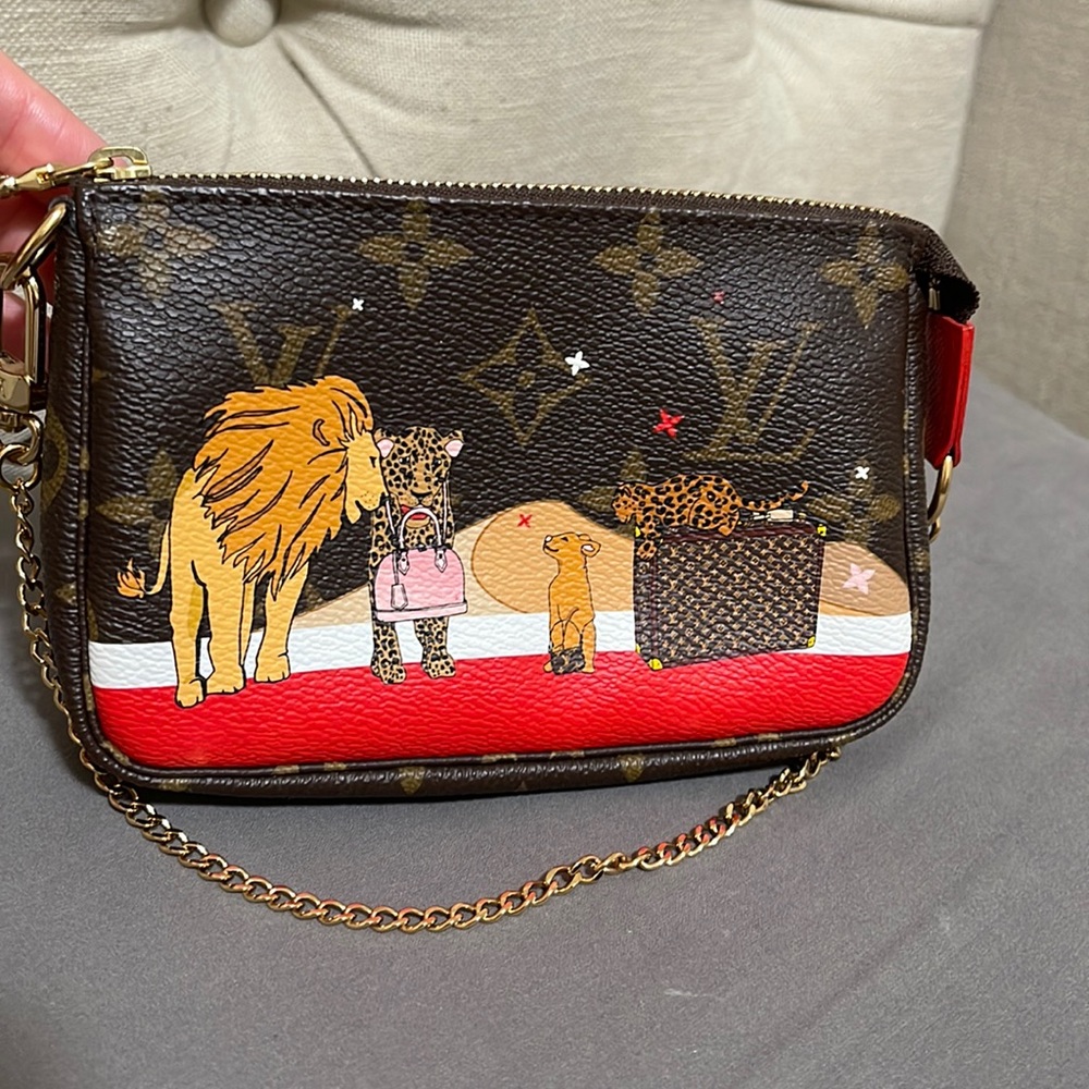 LV Mini Pochette monogram